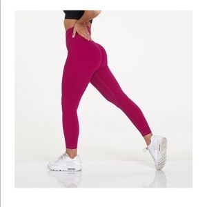 NVGTN Magenta Signature Leggings